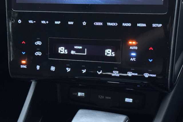 Hyundai TUCSON 1.6 TGDi 48V MHD SE Connect 5dr 2WD DCT 