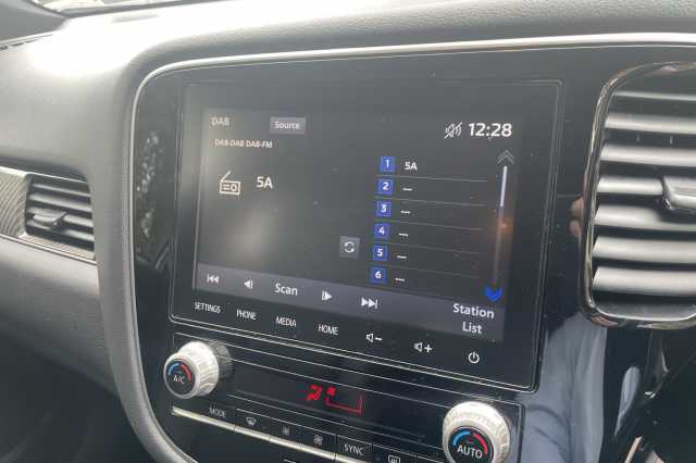 Mitsubishi Outlander 2.4 PHEV Dynamic 5dr Auto 