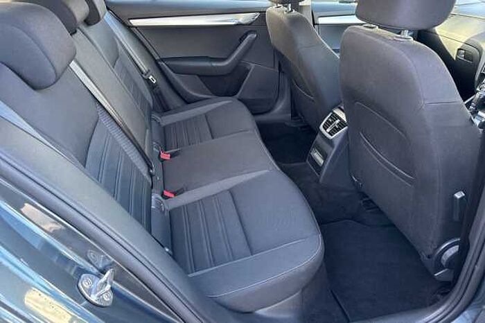 SKODA Octavia 1.6 TDI SE Technology 5dr DSG 