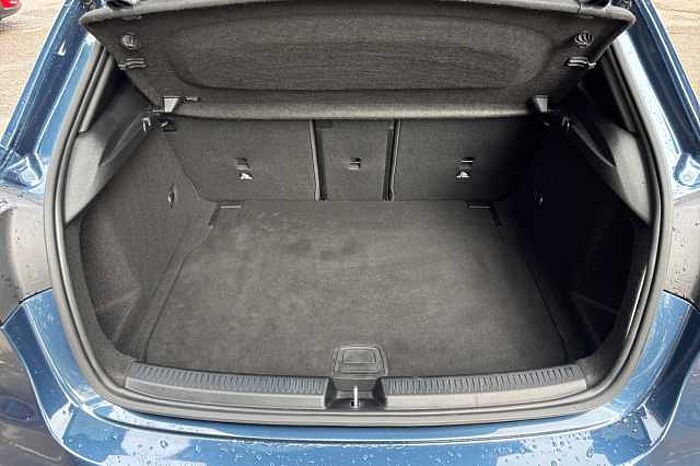 Mercedes-Benz A 180 A180 AMG Line Premium Plus Night Edition 5dr Auto 