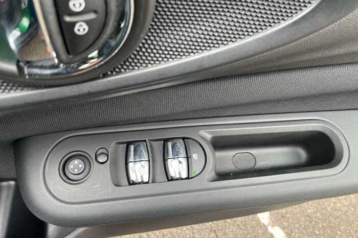 MINI Mini 1.5 Cooper Classic 6dr Auto 