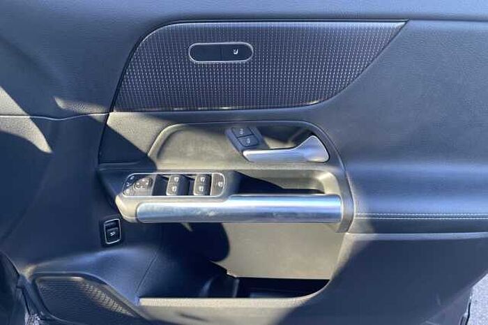 Mercedes-Benz GLA 200 200d Sport Executive 5dr Auto 