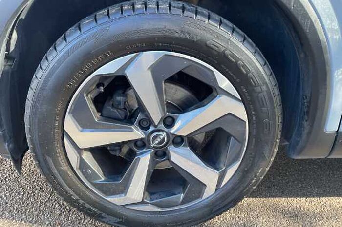 Nissan Qashqai 1.3 DiG-T MH 158 N-Connecta 5dr Xtronic 