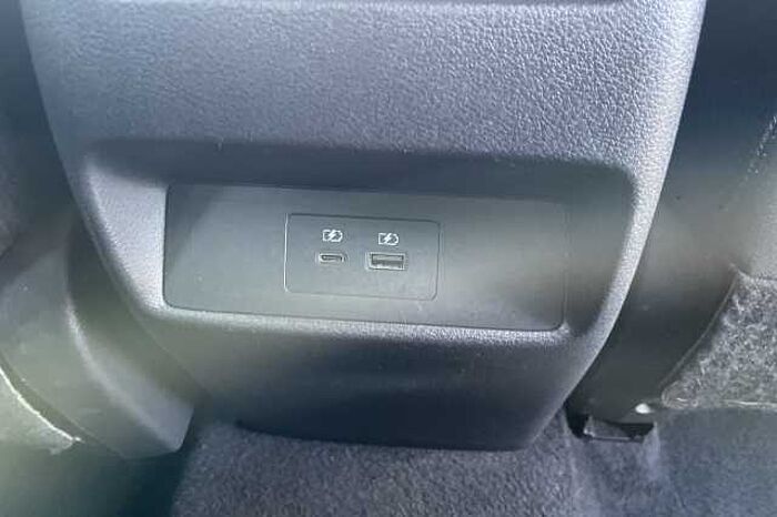 Nissan Qashqai 1.3 DiG-T MH 158 N-Connecta 5dr Xtronic 