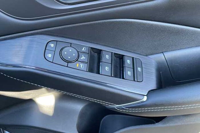 Nissan Qashqai 1.3 DiG-T MH 158 N-Connecta 5dr Xtronic 