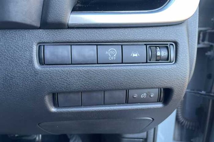 Nissan Qashqai 1.3 DiG-T MH 158 N-Connecta 5dr Xtronic 