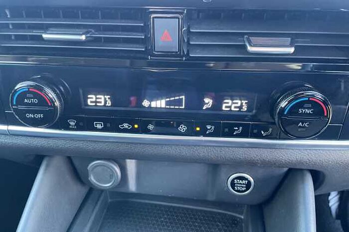 Nissan Qashqai 1.3 DiG-T MH 158 N-Connecta 5dr Xtronic 