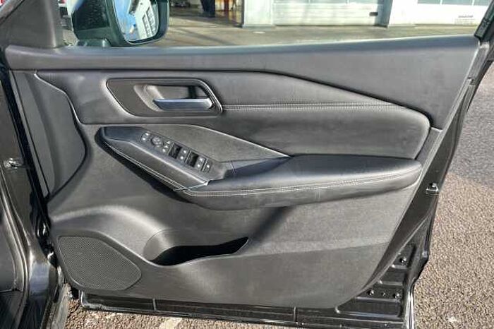 Nissan Qashqai 1.3 DiG-T MH 158 N-Connecta 5dr Xtronic 