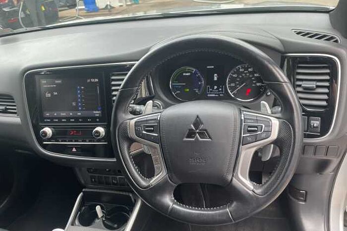 Mitsubishi Outlander 2.4 PHEV Dynamic 5dr Auto 