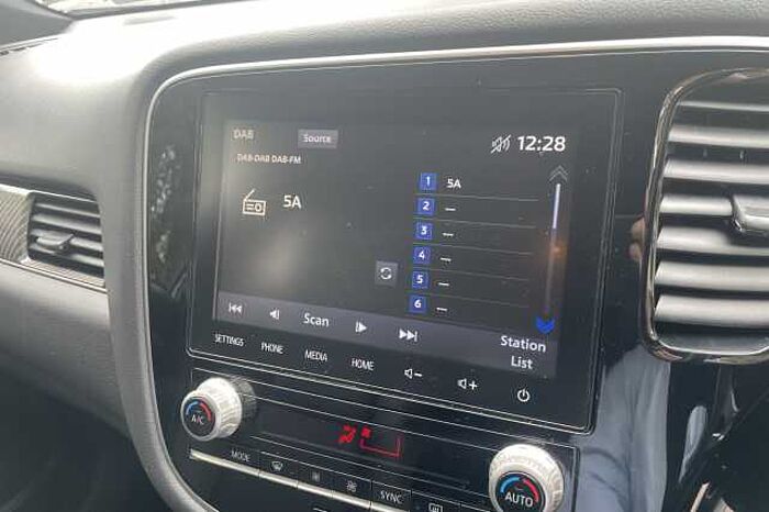 Mitsubishi Outlander 2.4 PHEV Dynamic 5dr Auto 