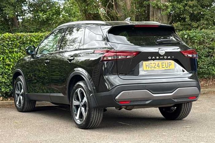 Nissan Qashqai 1.3 DiG-T MH N-Connecta 5dr 