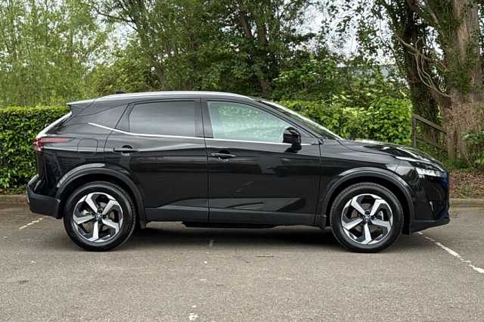 Nissan Qashqai 1.3 DiG-T MH N-Connecta 5dr 