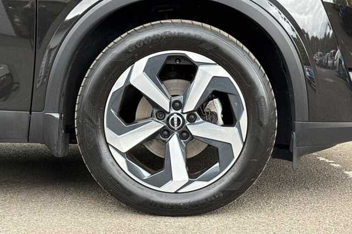 Nissan Qashqai 1.3 DiG-T MH N-Connecta 5dr 