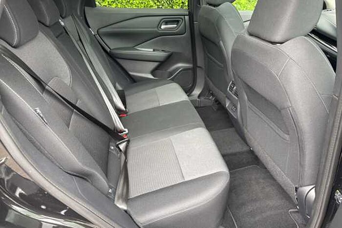 Nissan Qashqai 1.3 DiG-T MH N-Connecta 5dr 