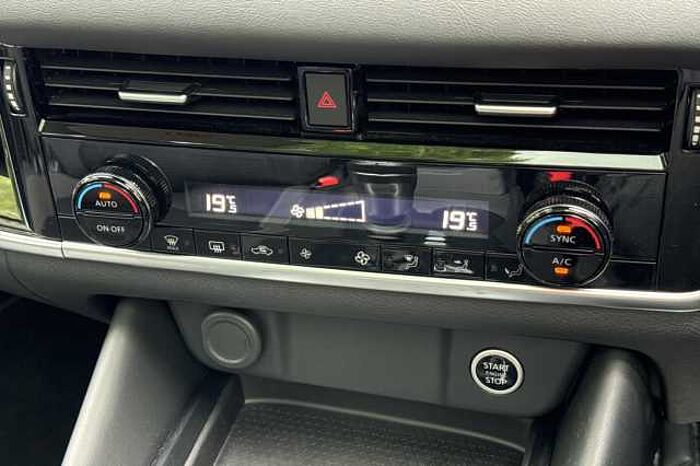 Nissan Qashqai 1.3 DiG-T MH N-Connecta 5dr 