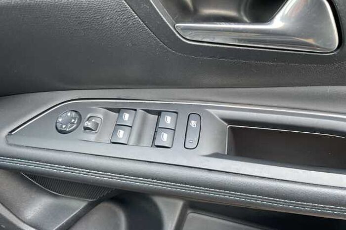 Peugeot 3008 1.6 Hybrid 225 Allure 5dr e-EAT8 