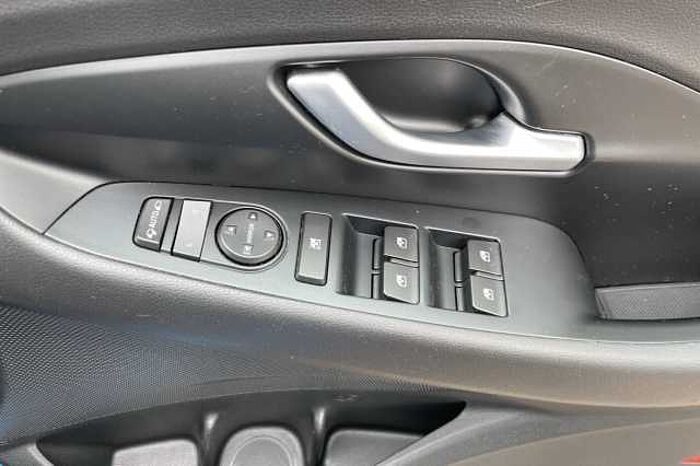 Hyundai i30 1.4T GDI Premium 5dr 