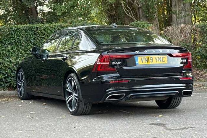 Volvo S60 2.0 T5 R DESIGN Edition 4dr Auto 