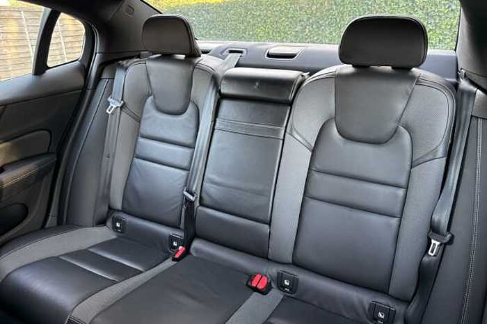 Volvo S60 2.0 T5 R DESIGN Edition 4dr Auto 