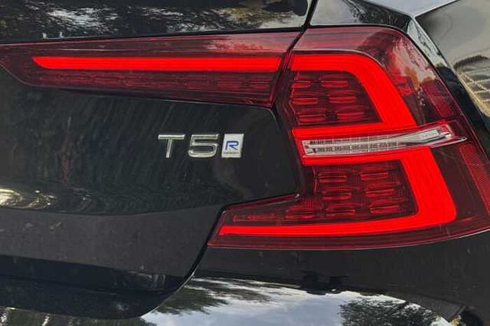 Volvo S60 2.0 T5 R DESIGN Edition 4dr Auto 